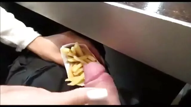 Ricki es una morena tetona que lo videos pornos de maduras calientes toma de lado