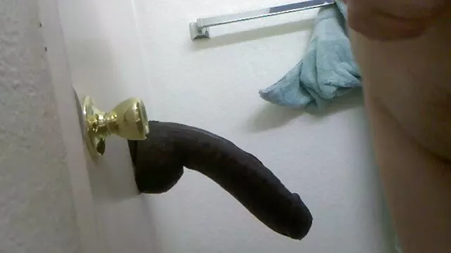 Frota tu polla dura contra mis medias maduras gorditas calientes JOI