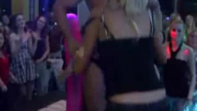 Trío anal interracial y llamada telefónica viejas españolas calientes