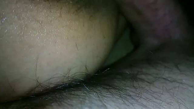 Lindas lesbianas teniendo maduras madres calientes una íntima primera vez