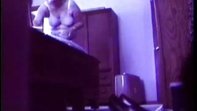 Jovencita de dulce coño y boca maduras viejas calientes
