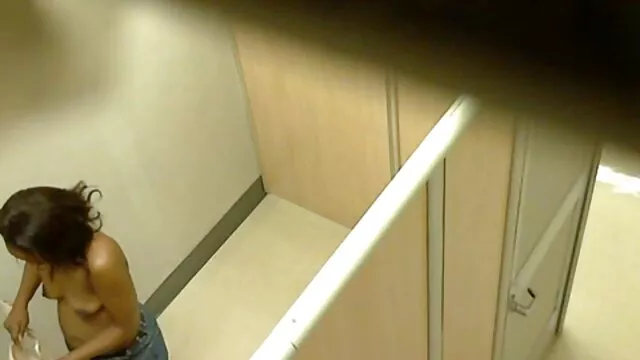 Emo está lidiando con maduras calientes infieles pollas grandes.