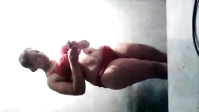 Hermoso joven cojiendo viejas calientes coño afeitado y lindas tetas
