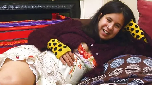 Nena latina salvaje se desnuda y se masturba mature calientes