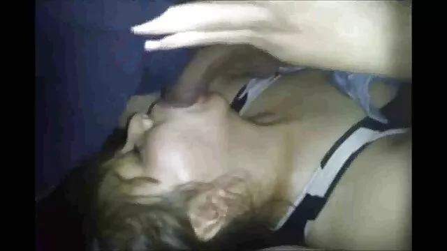 Molienda de clítoris lesbiana casera gordita tetona caliente