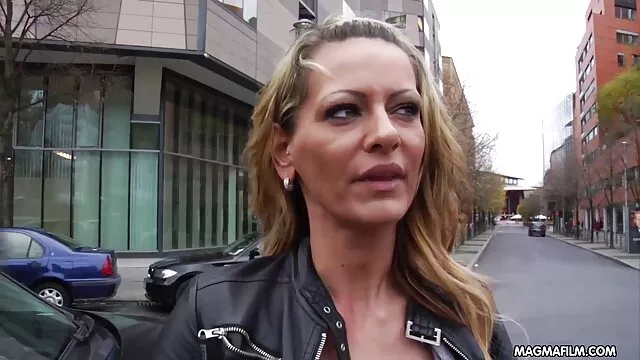 ATM rubia tiene sexo duro con troll viejas calientes gratis