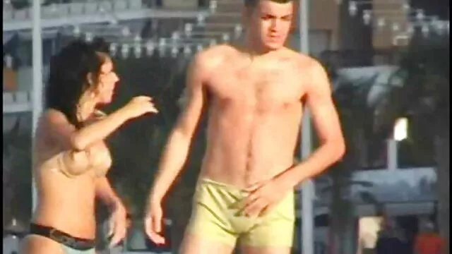 Invité a un amigo a una fiesta bisexual en pornos viejas calientes la piscina