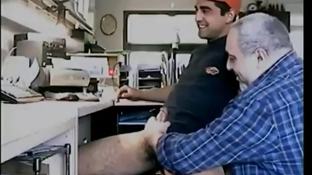 MILF hace un trato serio señora gorda caliente